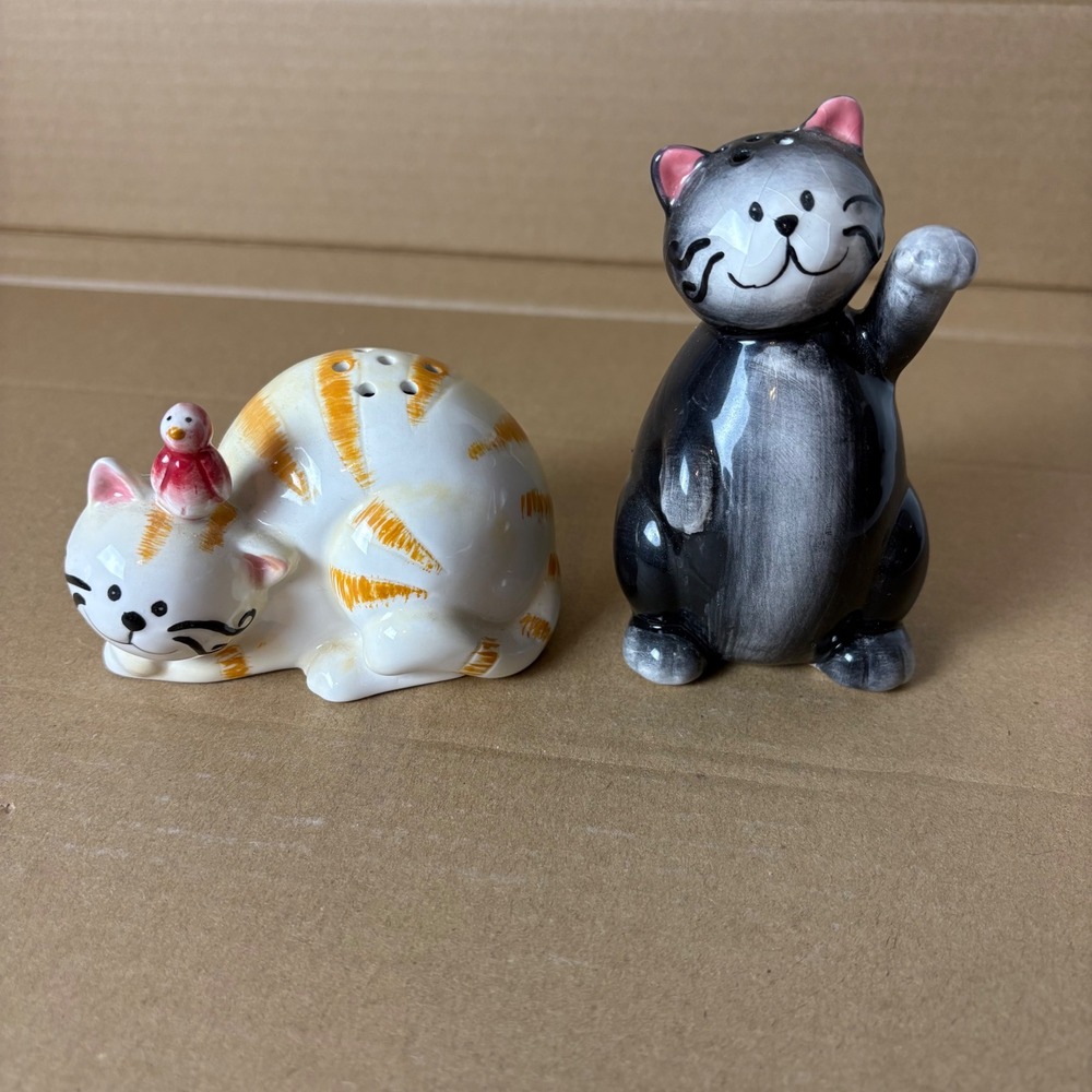 New‎ Creative Salt &Pepper Shaker Set Ceramic Orange Tabby Black Kitty Figurine
